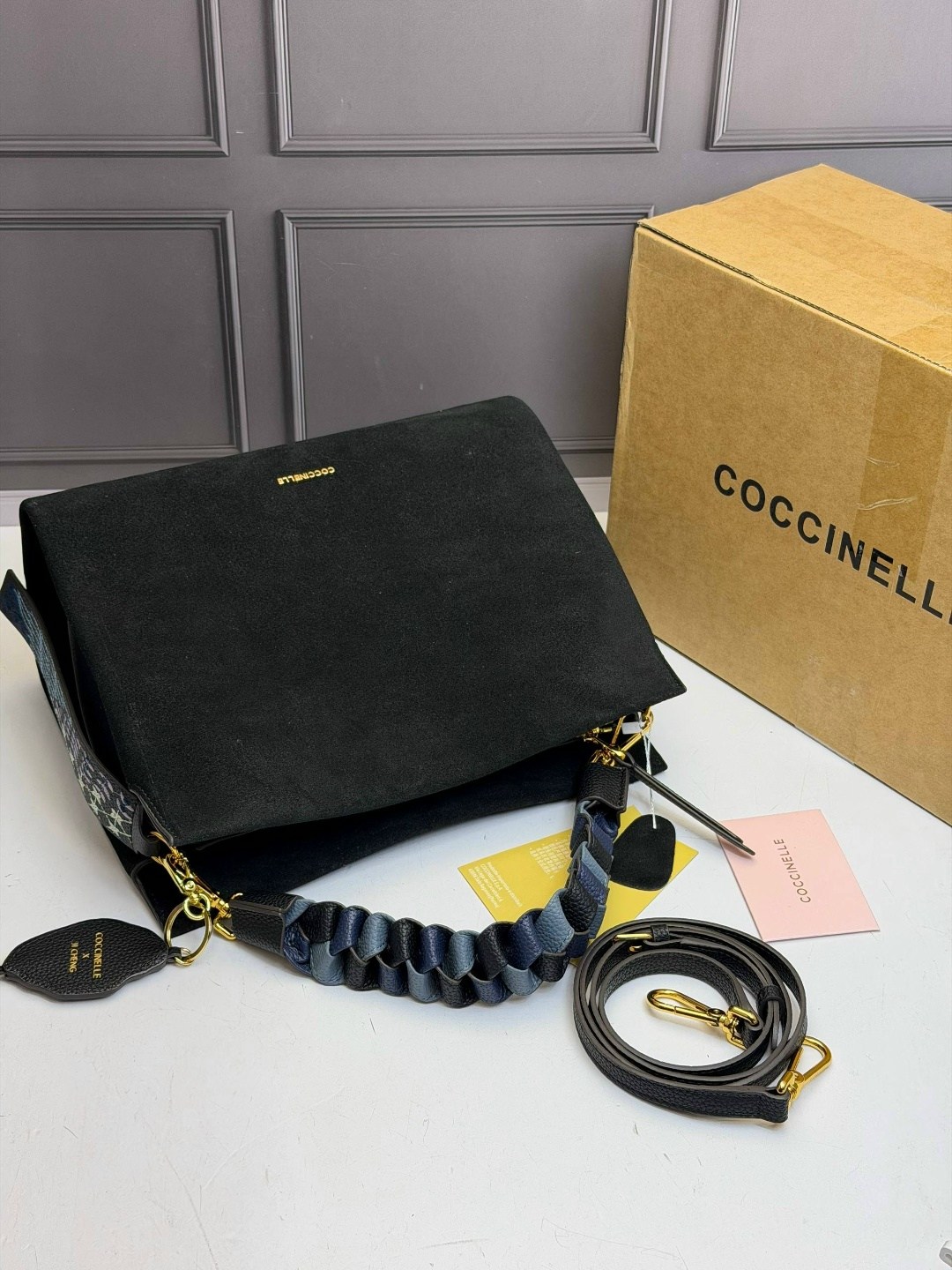 сумка coccinelle,сумка coccinelle замша,сумка женская coccinelle натуральная замша,сумка coccinelli натуральная замша 25 × 16 × 6 см,замшевая сумка