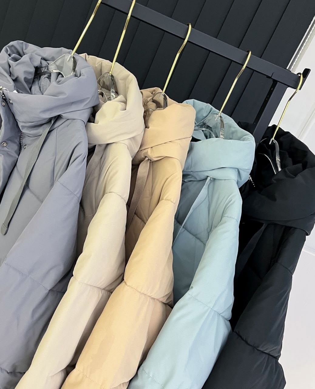 пуховик женский,женские зимние куртки,пуховик с капюшоном,бежевый пуховик,пуховик