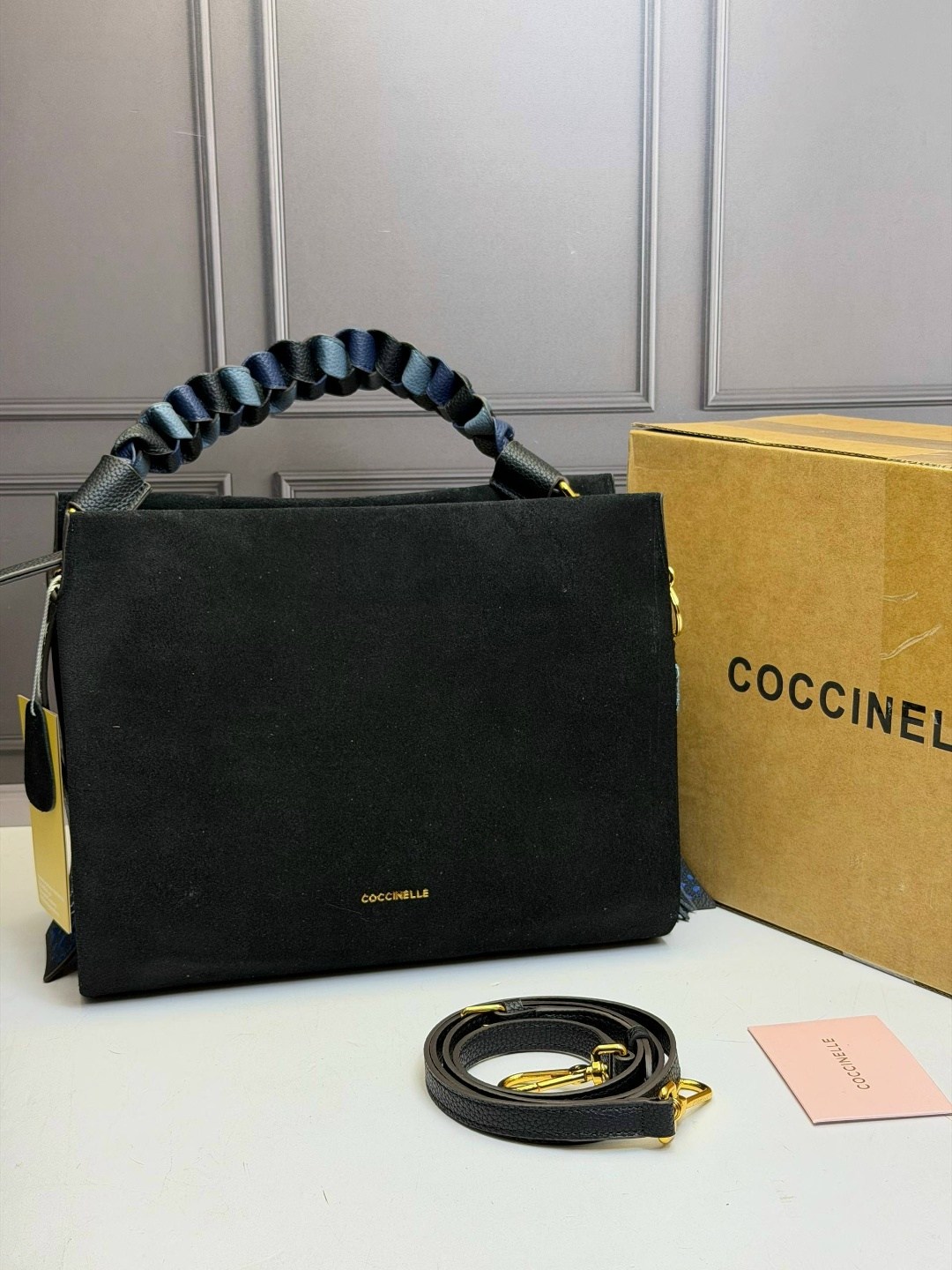 сумка coccinelle,сумка coccinelle замша,сумка женская coccinelle натуральная замша,сумка coccinelli натуральная замша 25 × 16 × 6 см,замшевая сумка