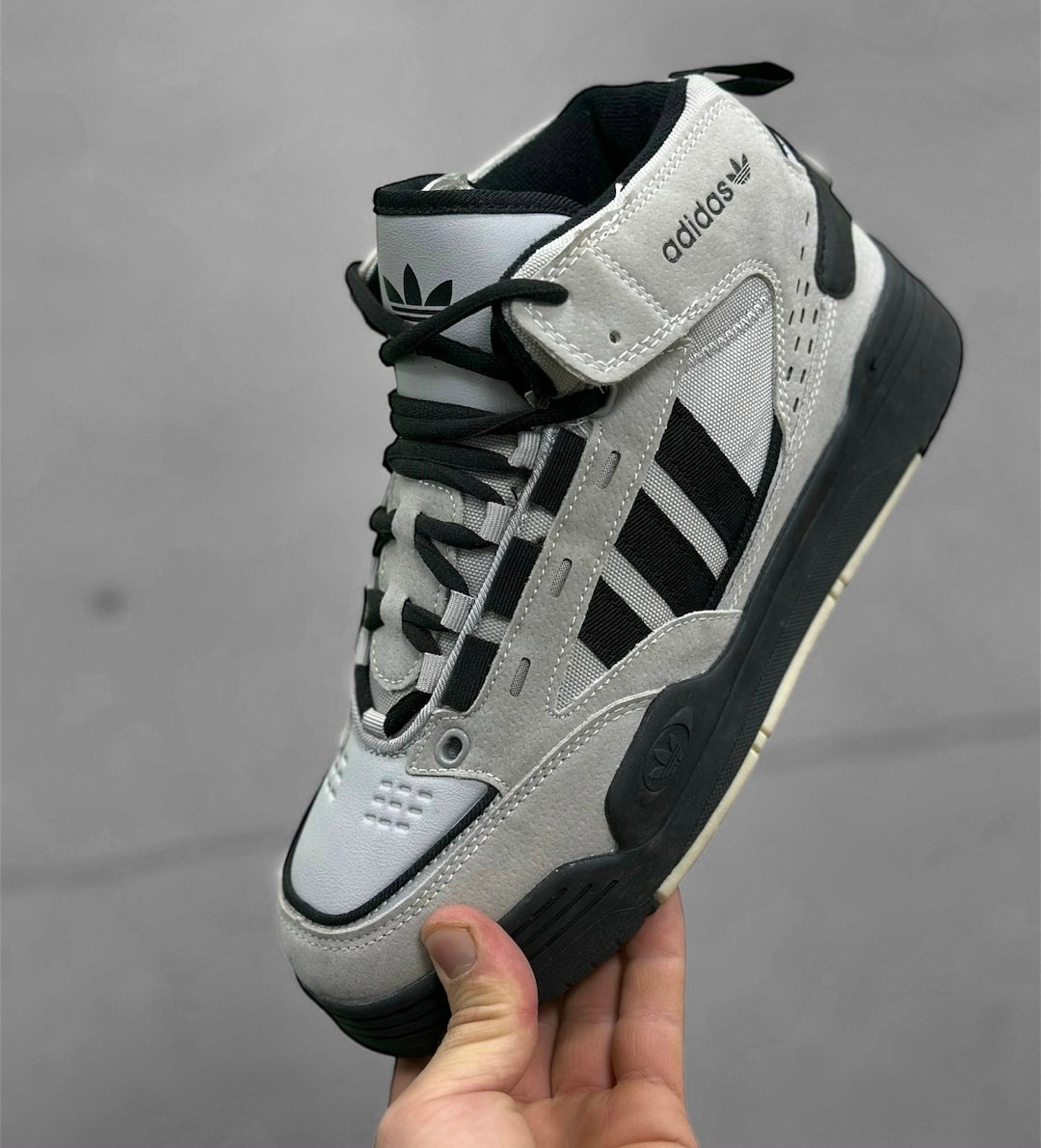 зимние кроссовки adidas niteball ii hi,зимние кроссовки adidas,кроссовки adidas,кроссовки adidas adi 2000,зимние кроссовки adidas niteball ii hi цвет серый
