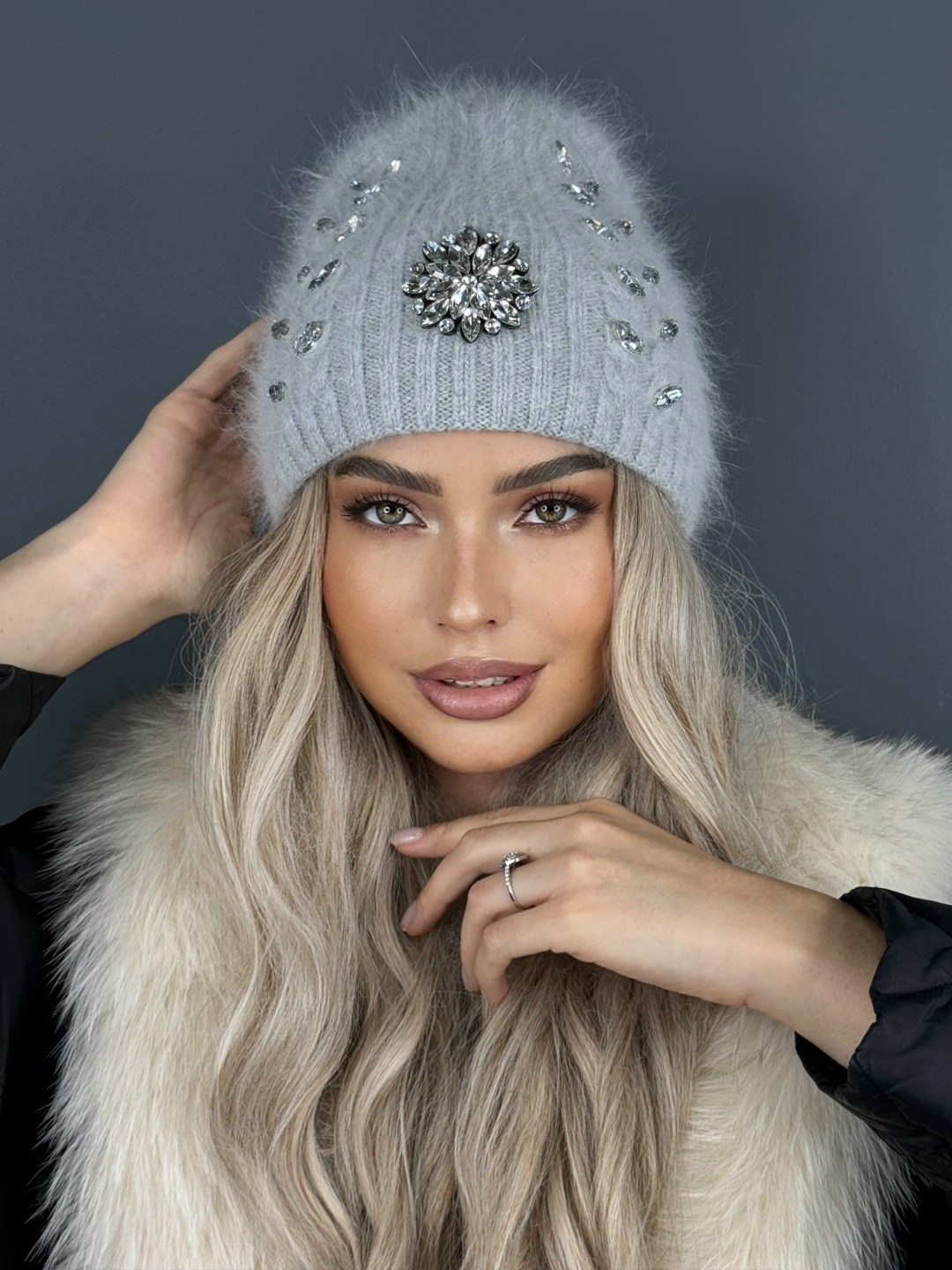 шапка зимняя вязаная бини ангора,шапка зимняя вязаная бини ангора g&c shop,женская шапка из ангоры,шапка женская,женская зимняя шапка