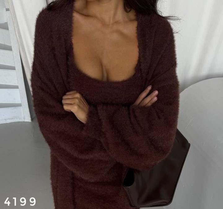 вязаное платье,платье свитер,платье свитер с вырезом,джемпер оверсайз,костюм вязаный с юбкой