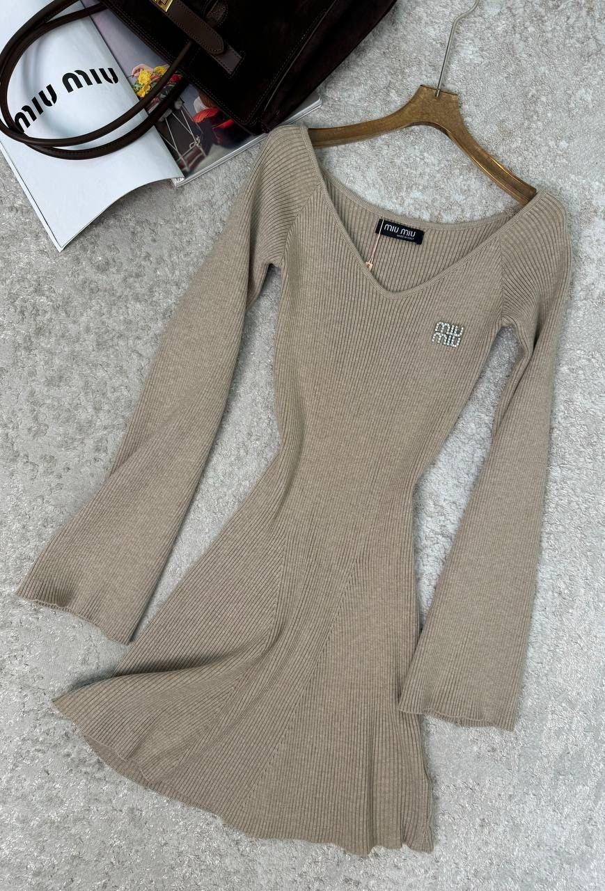 трикотажное платье мини,трикотажное платье,платье,стильное платье,мини платье