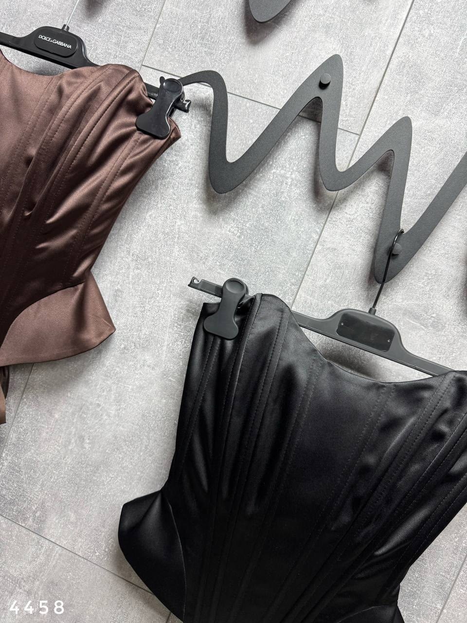 модные наряды,стильные наряды,костюм с корсетом,корсет и юбка