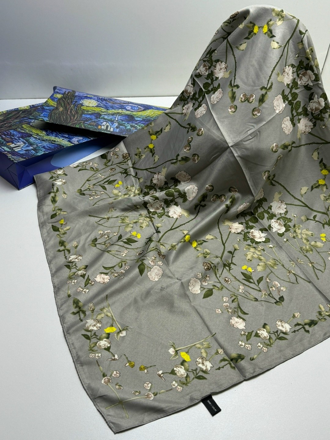 шелковый платок,брендовый платок,платок,платки женские,платки шарф