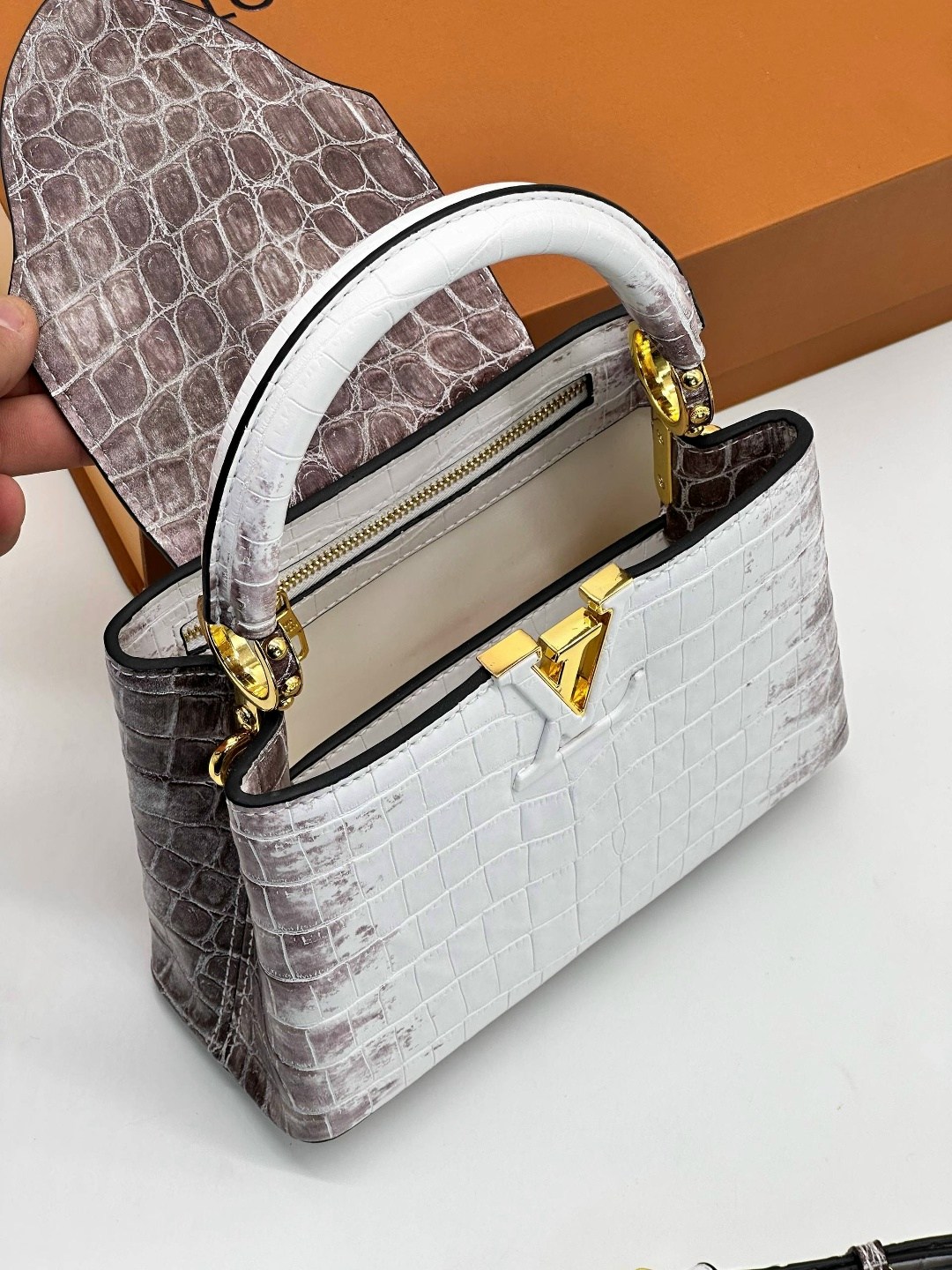 louis vuitton capucines,брендовые сумочки,модная сумка,louis vuitton сумка,сумка женская