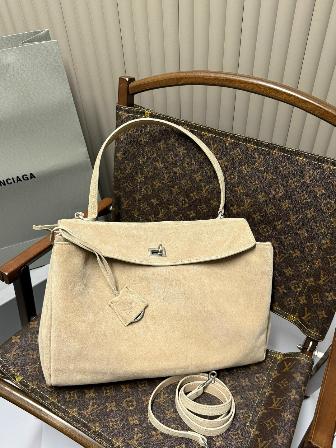 замшевая сумка,сумка женская тоут замша натуральная,сумка из натуральной замши,замшевая женская сумка,сумка женская