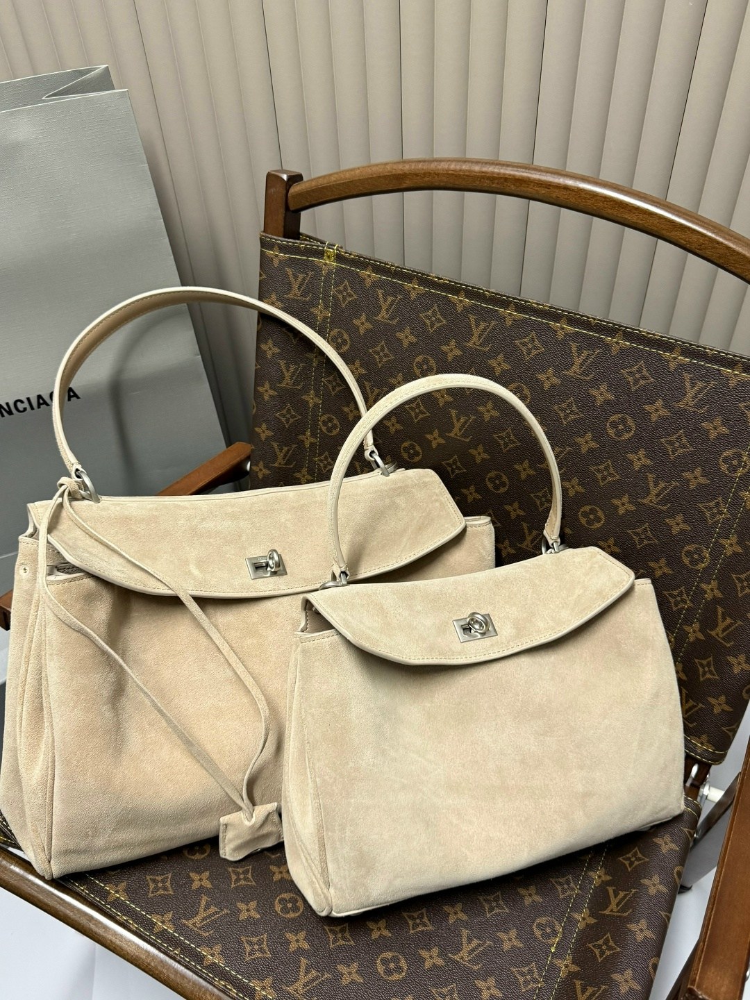 замшевая сумка,сумка женская тоут замша натуральная,сумка из натуральной замши,замшевая женская сумка,сумка женская