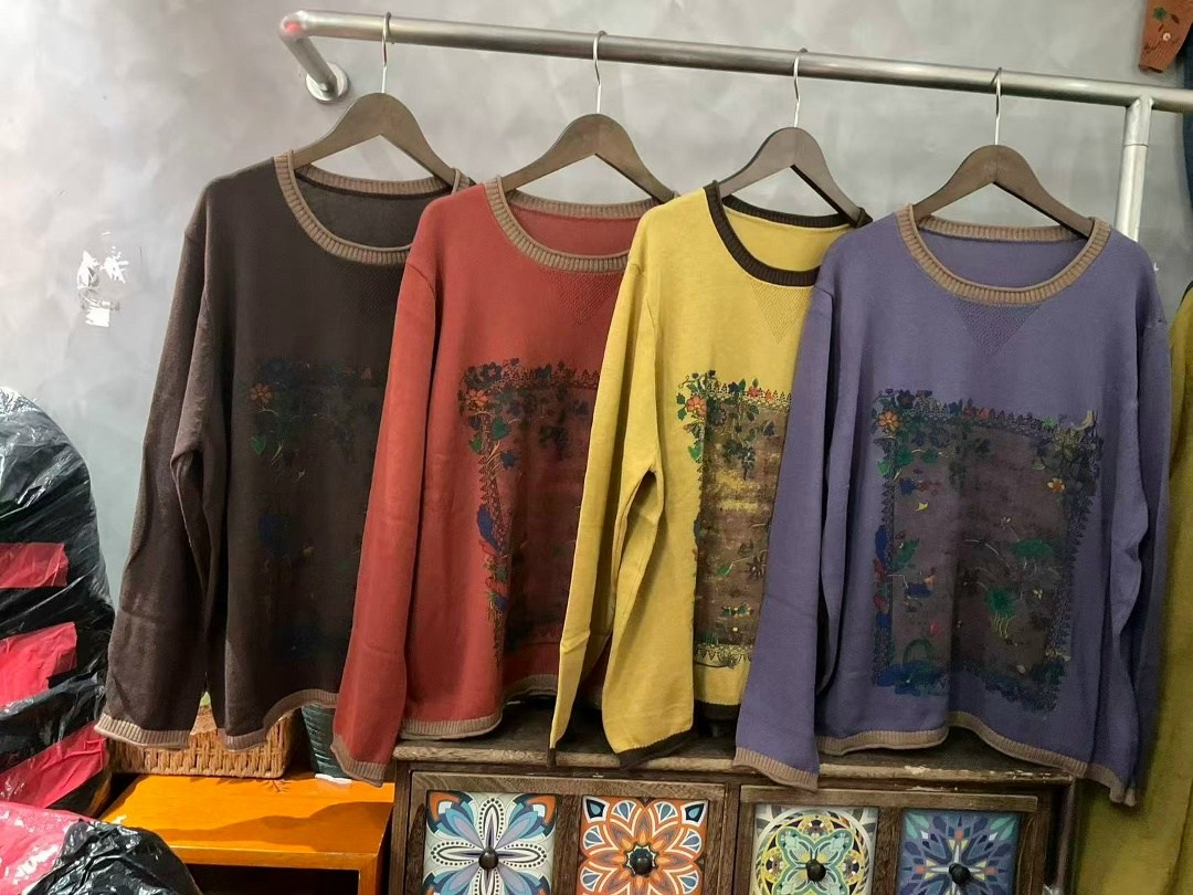 женский свитшот,свитер с принтом,женская кофта,модный женский свитер,трикотажный джемпер