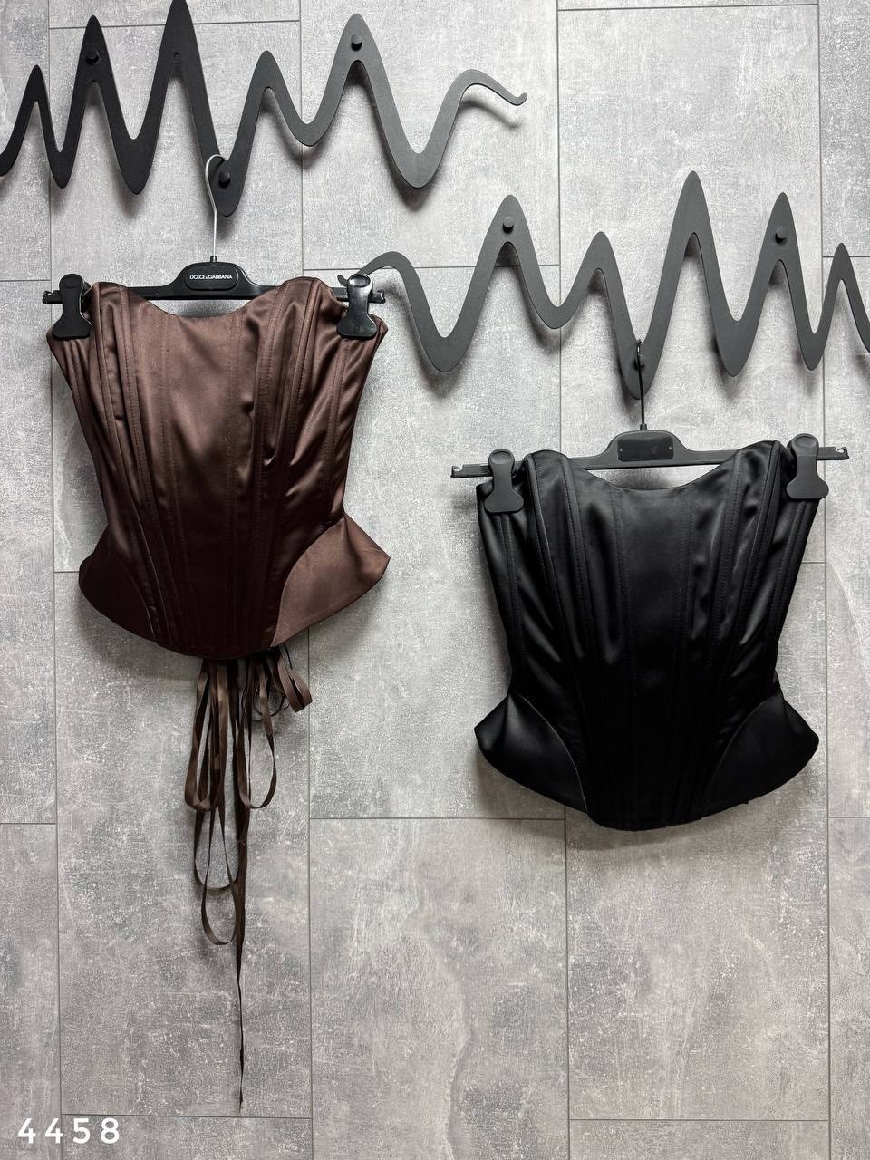 модные наряды,стильные наряды,костюм с корсетом,корсет и юбка