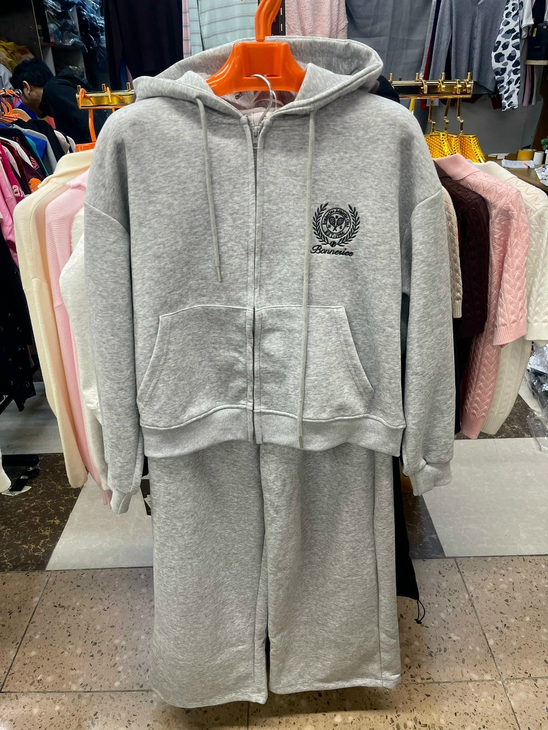 спортивный женский костюм,cпортивный костюм женский на флисе,женский костюм,спортивный костюм,женский костюм на флисе