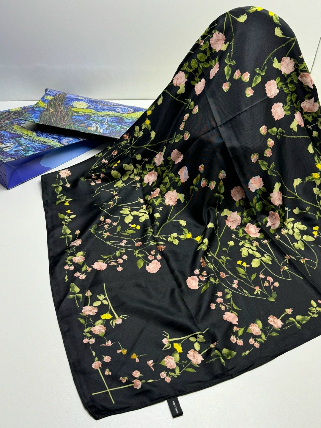 шелковый платок,брендовый платок,платок,платки женские,платки шарф