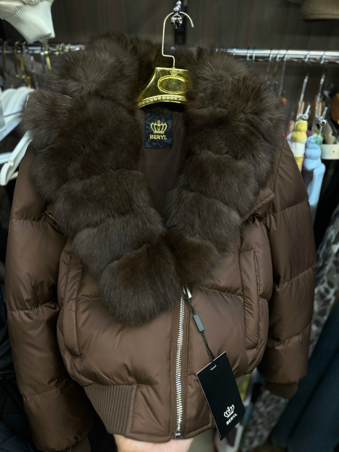 пуховики с мехом,женский короткий пуховик,короткий пуховик,женский пуховик,пуховики с натуральным мехом