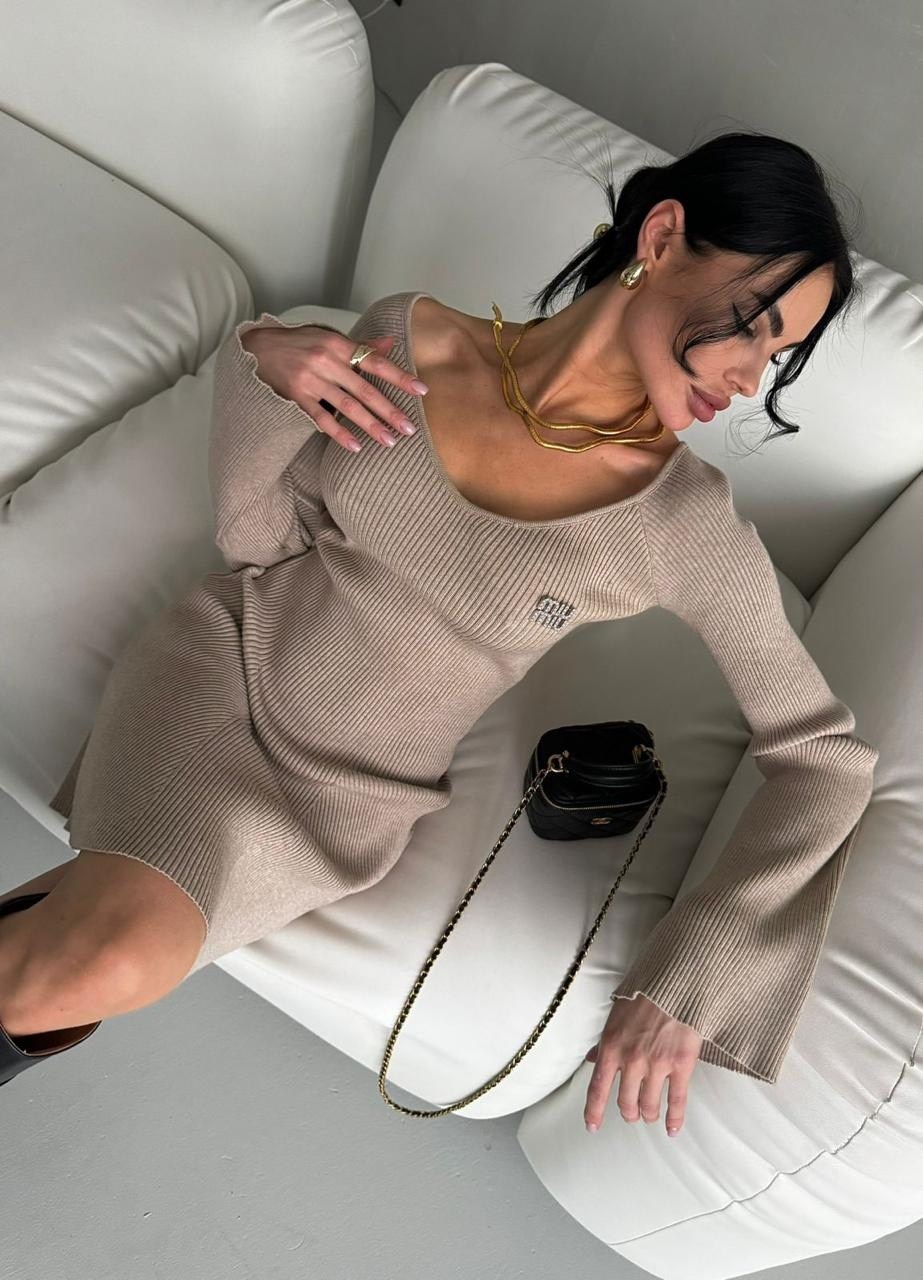 трикотажное платье мини,трикотажное платье,платье,стильное платье,мини платье