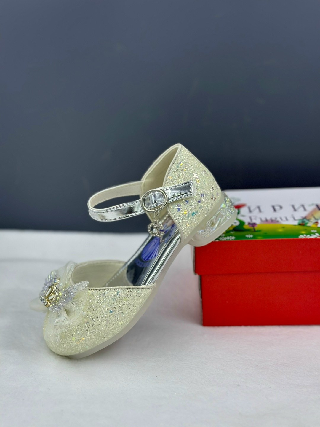туфли для принцессы,детские туфли для девочек,нарядные туфли для девочек,туфли для девочек,туфли детские нарядные