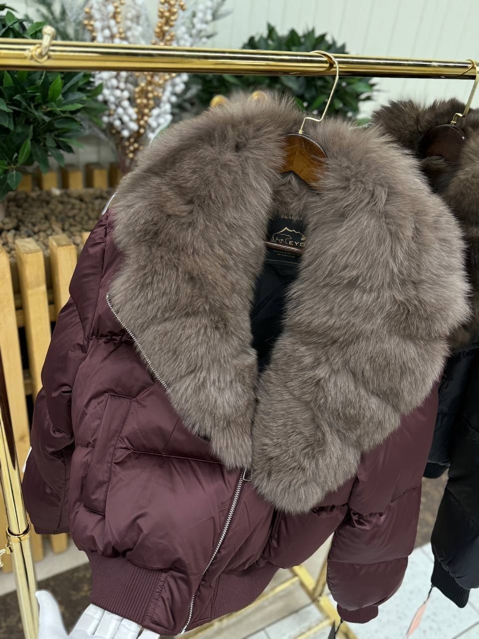зимние куртки,женский пуховик,пуховик с натуральным мехом,пуховик с мехом,пуховик женский с натуральным мехом