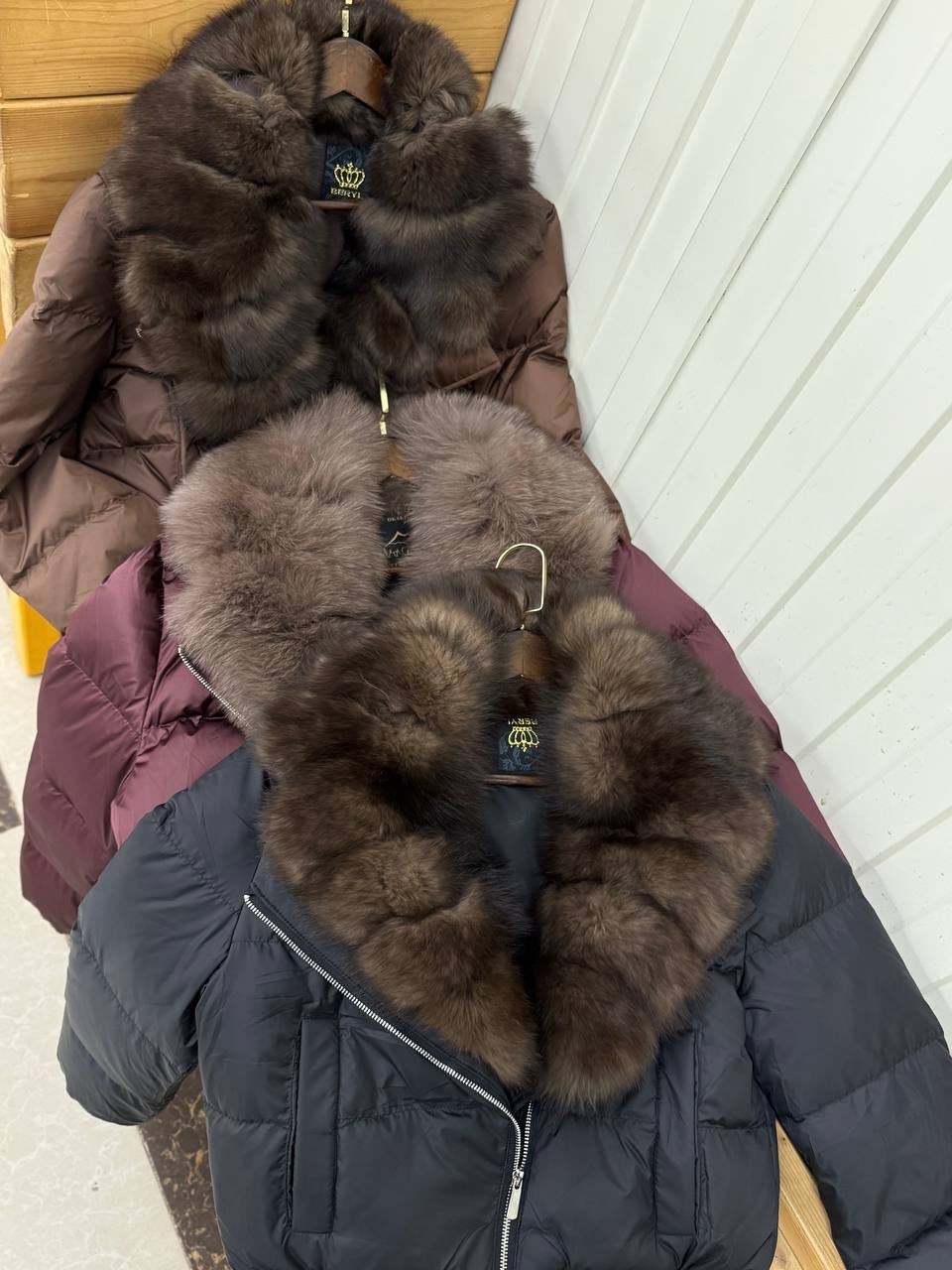 зимние куртки,женский пуховик,пуховик с натуральным мехом,пуховик с мехом,пуховик женский с натуральным мехом