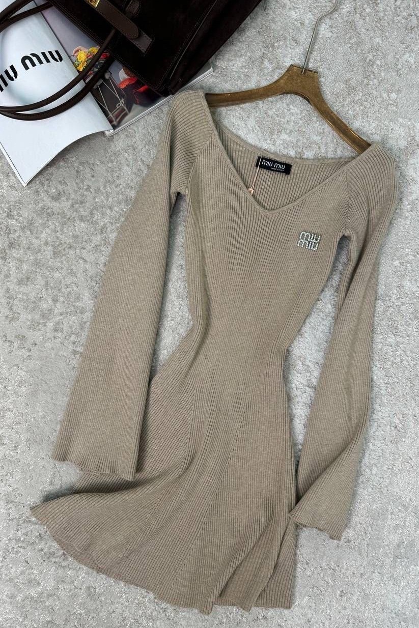 трикотажное платье мини,трикотажное платье,платье,стильное платье,мини платье