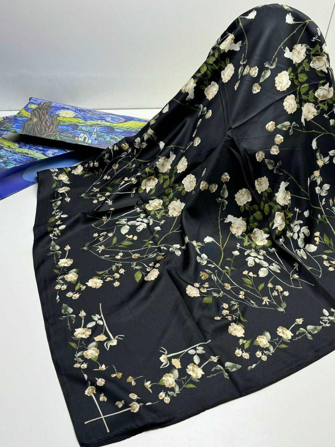 шелковый платок,брендовый платок,платок,платки женские,платки шарф