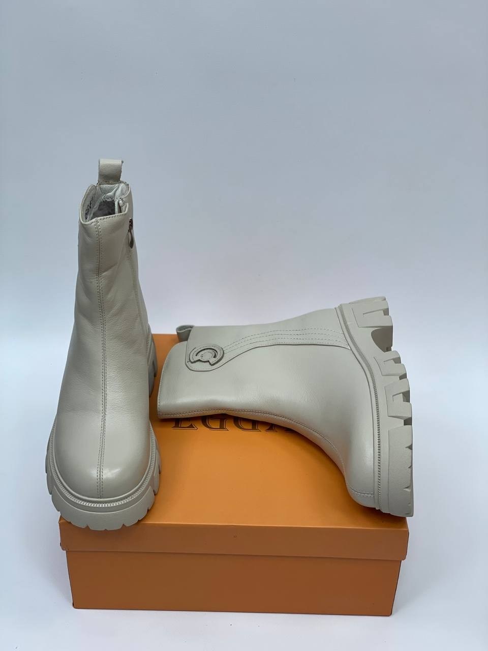 ,ботинки женские,женская ,серые ботинки,женские полусапожки