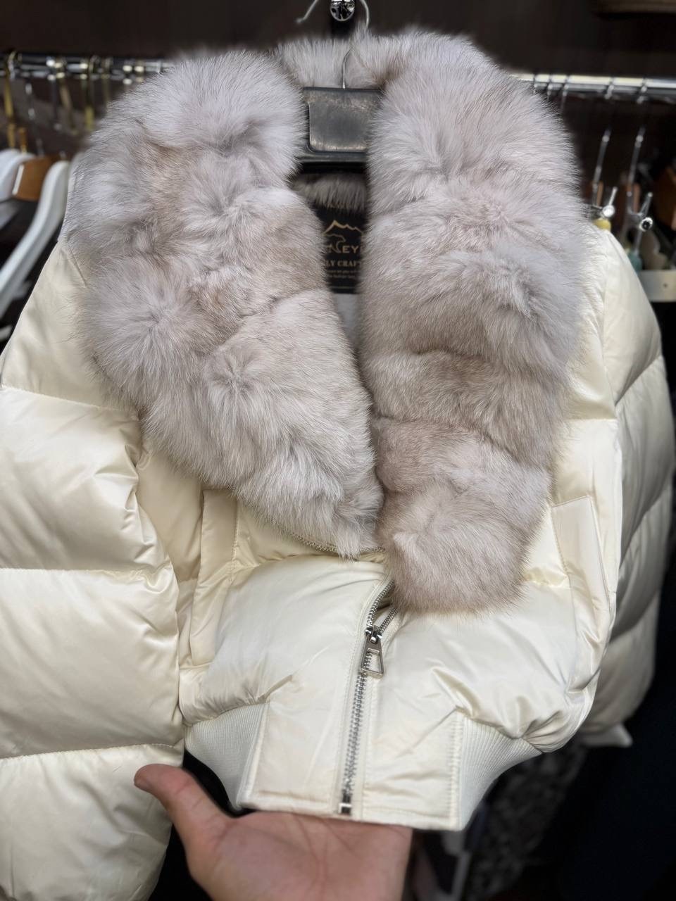 куртка пуховик с натуральным мехом женская,пуховик с натуральным мехом,пуховик женский с натуральным мехом,куртка женская с натуральным мехом,куртка пуховик с натуральным мехом женская арт. 717970