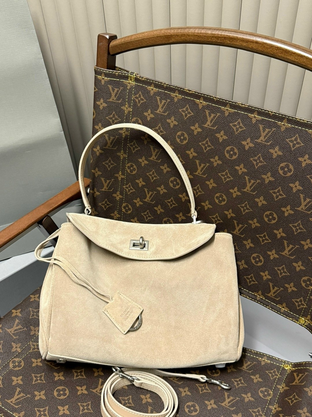 замшевая сумка,сумка женская тоут замша натуральная,сумка из натуральной замши,замшевая женская сумка,сумка женская