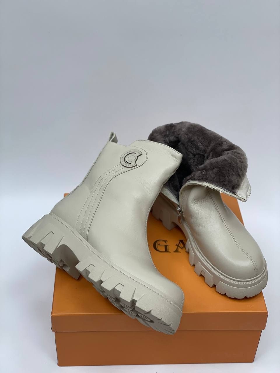 ,ботинки женские,женская ,серые ботинки,женские полусапожки