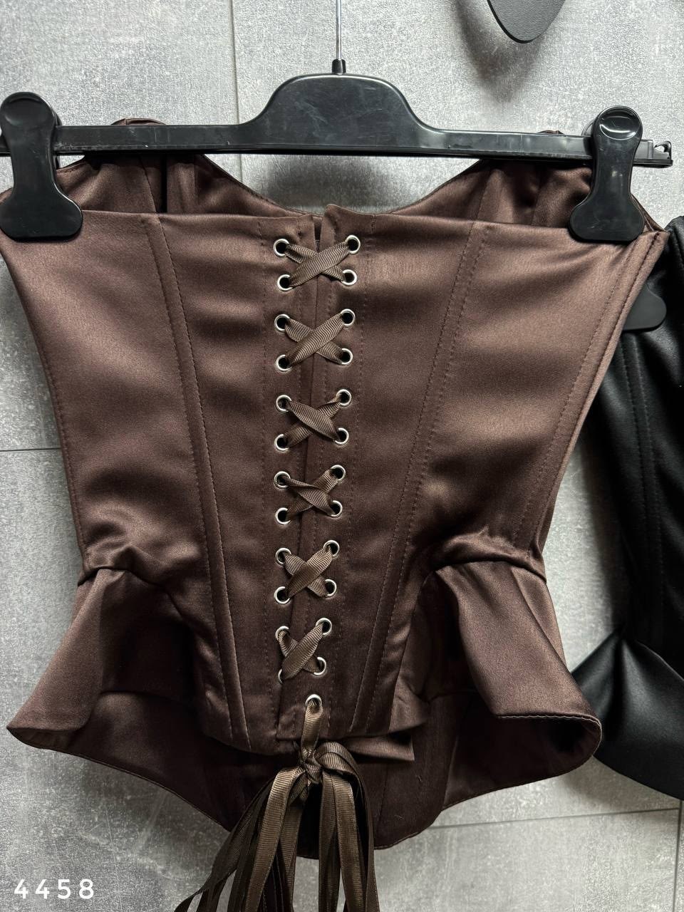 модные наряды,стильные наряды,костюм с корсетом,корсет и юбка