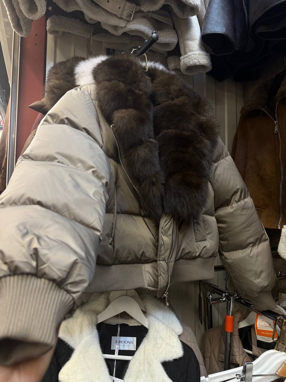куртка пуховик с натуральным мехом женская,пуховик с натуральным мехом,пуховик женский с натуральным мехом,куртка женская с натуральным мехом,куртка пуховик с натуральным мехом женская арт. 717970