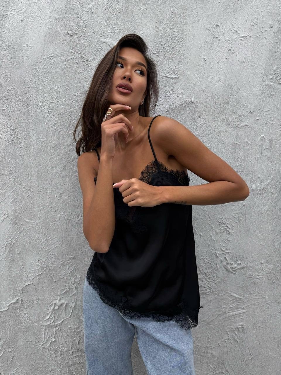 майка с кружевами,шелковый топ,шелковый топ с кружевом,топ с кружевом,майка с кружевом