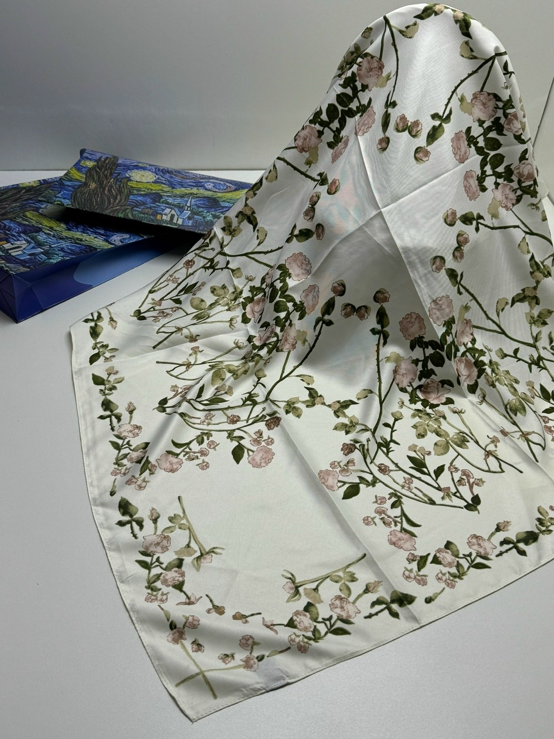 шелковый платок,брендовый платок,платок,платки женские,платки шарф