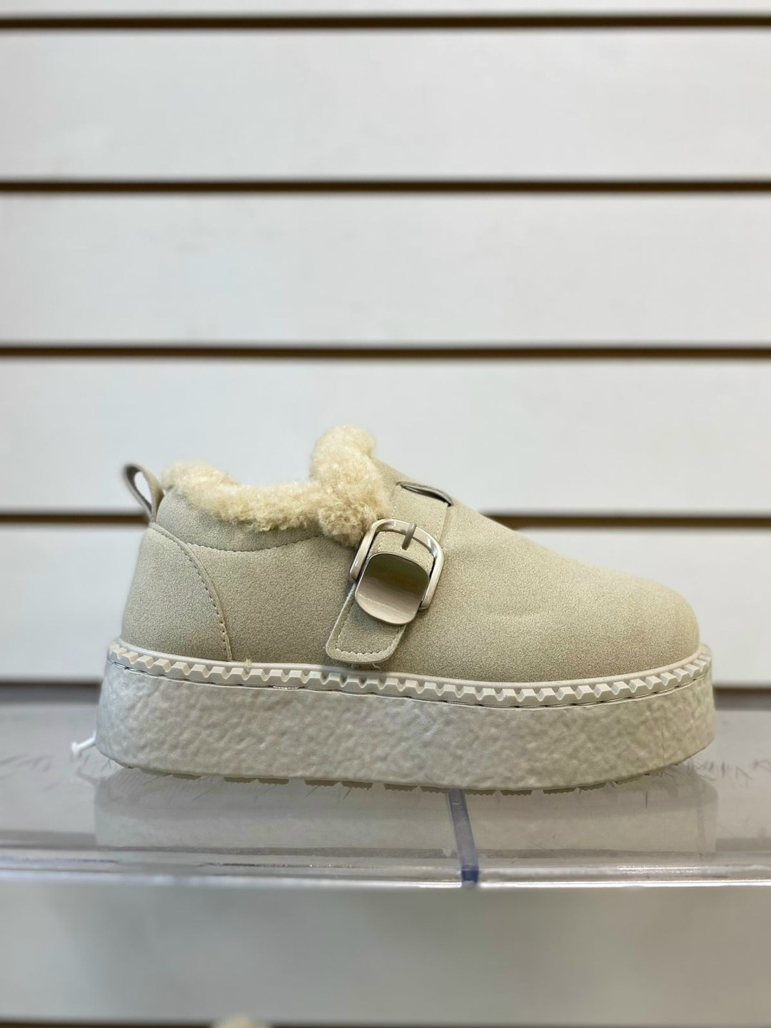 ,зимняя женская ,женская ,женские угги,угги замш