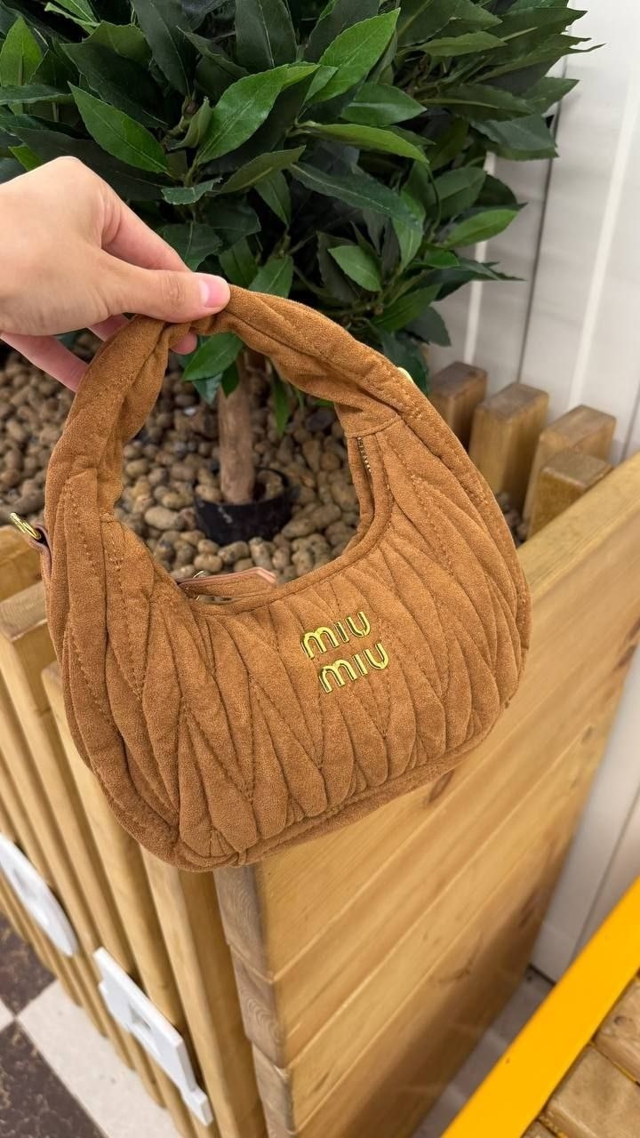 сумка miu miu,женская сумка miu miu,сумка миу миу,сумка,сумка женская miu miu volante chocolate camoscio