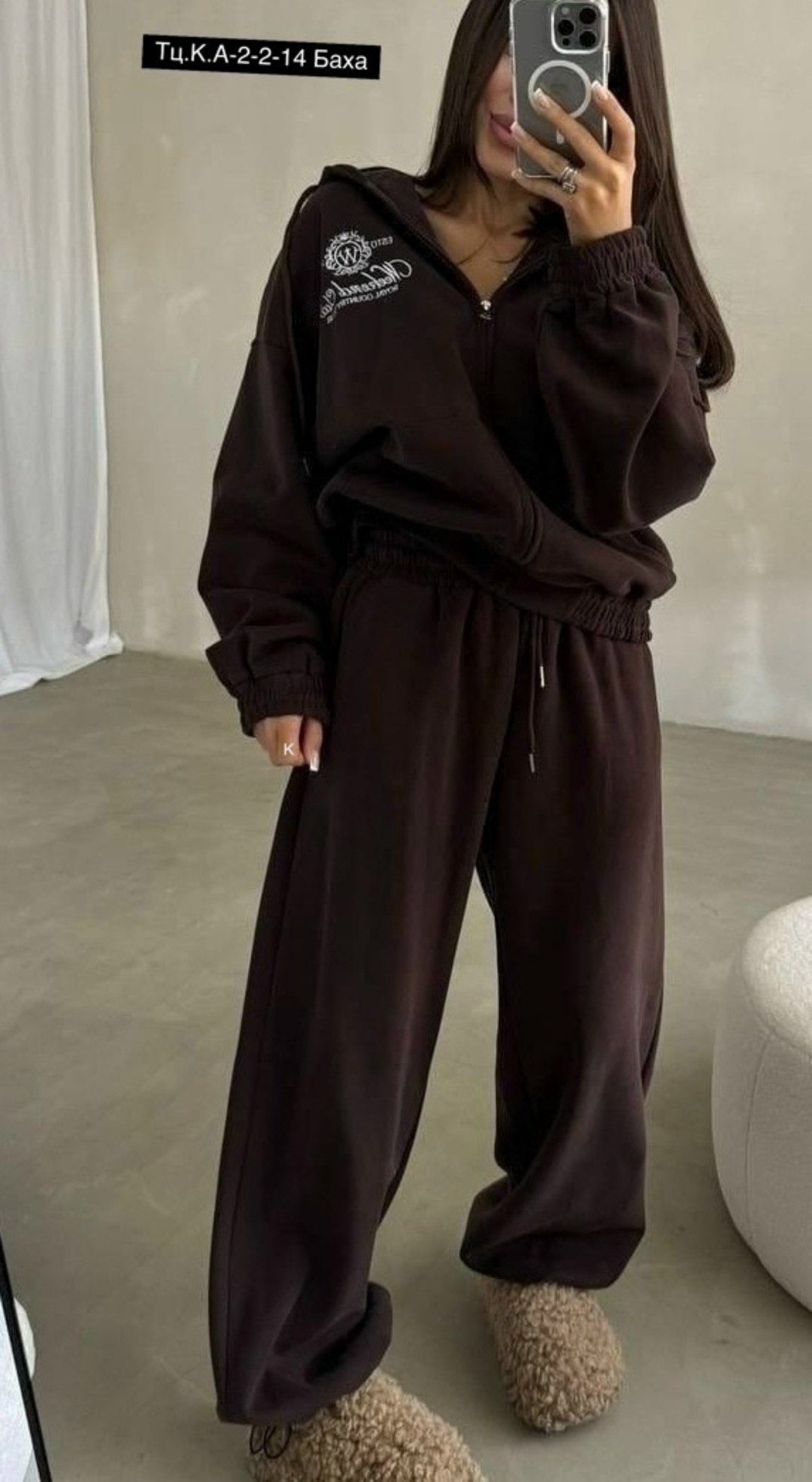 спортивный костюм из премиальной ткани,женский спортивный костюм из премиальной ткани,костюм на флисе,спортивный костюм,спортивный костюм женский