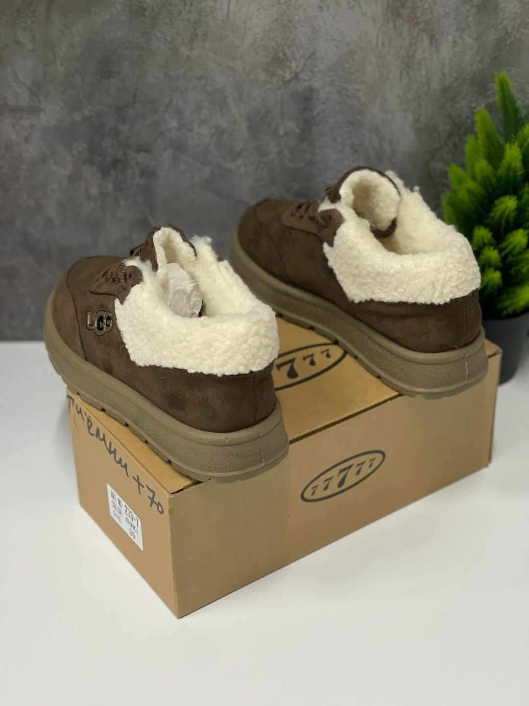 угги зимние с мехом на платформы,кроссовки зимние женские ugg,,зимние кроссовки ugg,зимние кеды ugg женские