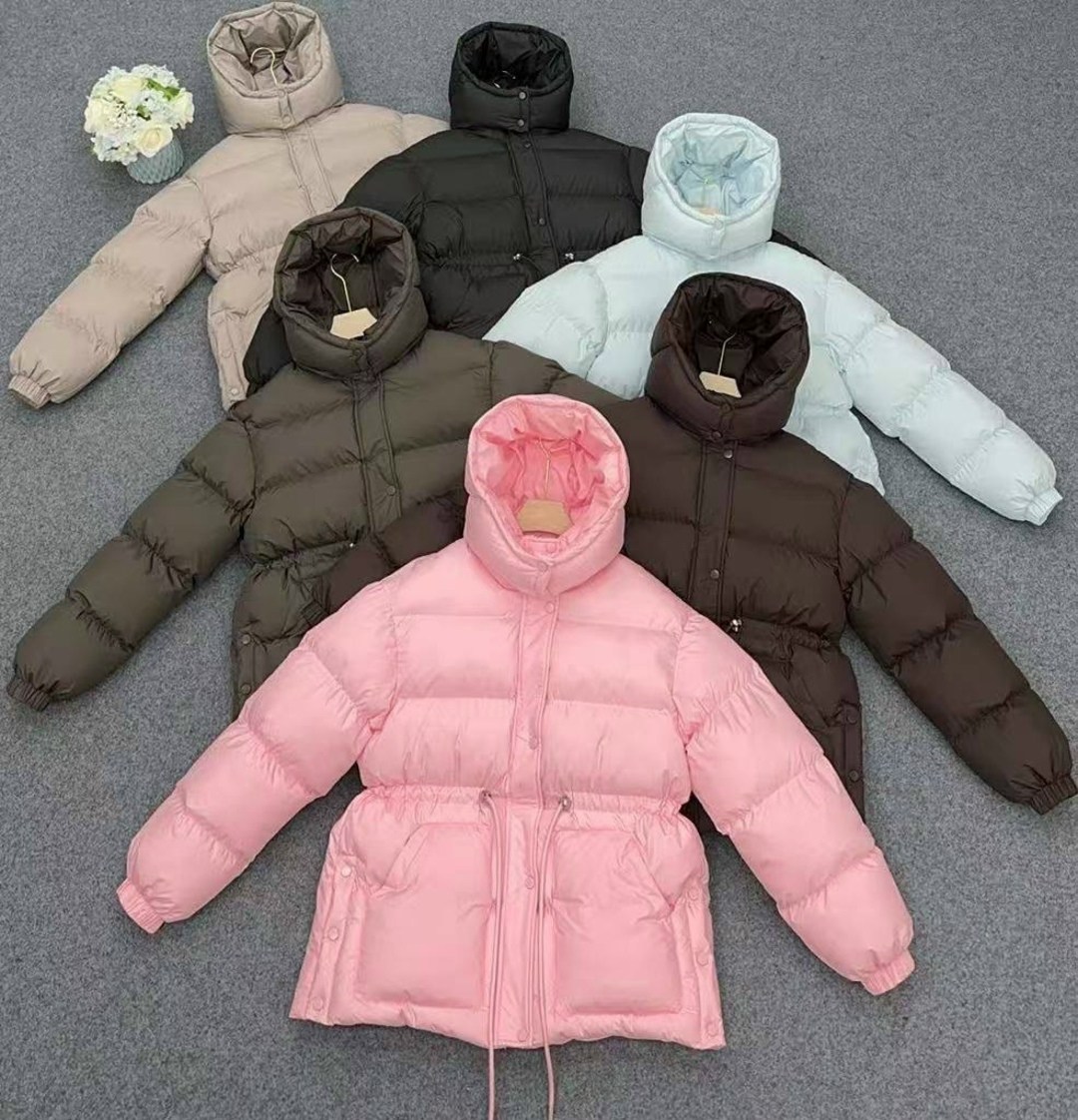 зимние куртки,зимняя женская куртка,женские пуховики,женская куртка-пуховик с капюшоном,куртка пуховик женская