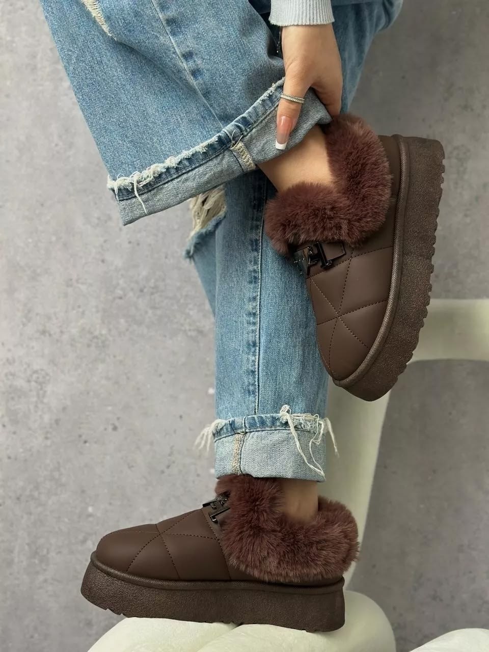 угги короткие с мехом на платформе miu miu,женские угги,угги короткие с мехом на платформе miu miu цвет светло-бежевый,,модные угги