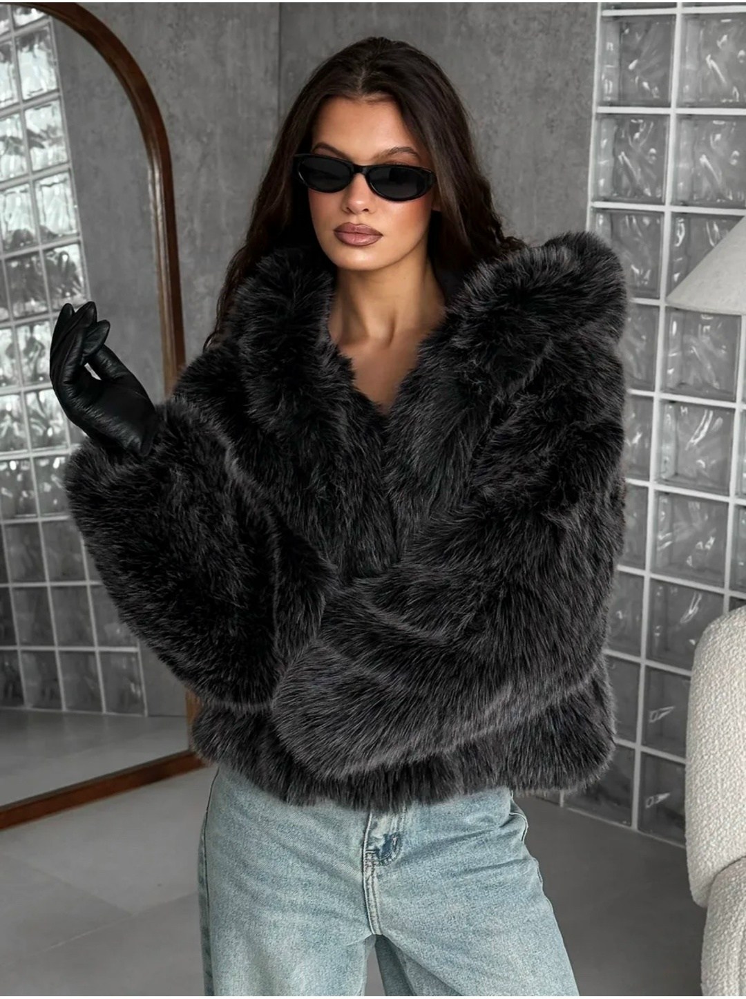 искусственная эко шуба укороченная с капюшоном wild vibe,искусственная эко шуба укороченная с капюшоном wild vibe 69 цвет белый,белая шуба из эко-меха под ламу,шуба белая короткая с капюшоном,шуба