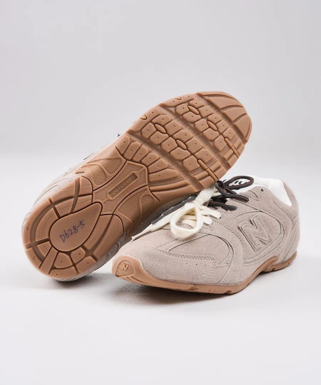 кроссовки new balance,,кроссовки,замшевые кроссовки,new balance x miu miu 530 sl suede ecru