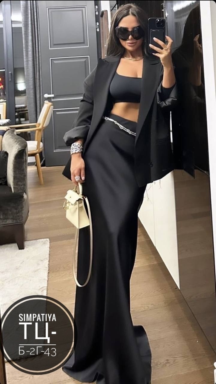 бандажное платье,длинные платья,в красном платье,облегающее платье,платье с открытой спиной