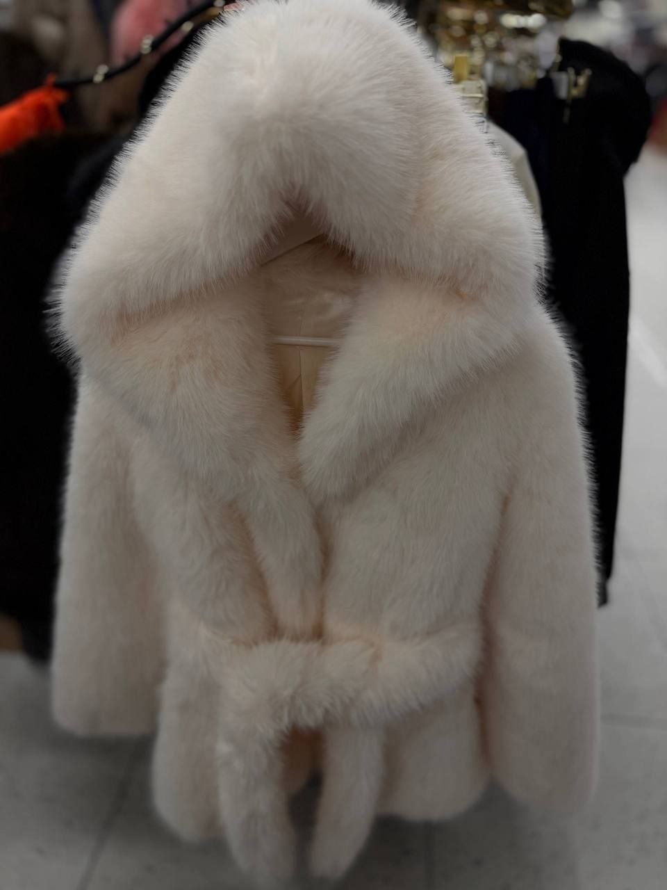 белая норковая шуба,норковая шуба белая с капюшоном,белые шубы,короткая куртка из лисьего меха с капюшоном для женщин,белая шуба из норки