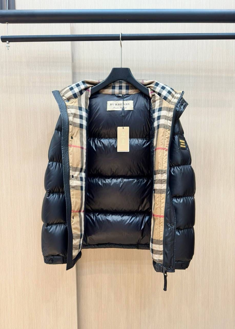 пуховик burberry,пуховик burberry мужской,пуховик burberry 8018731 черный мужской,пуховик чёрного цвета от burberry,пуховик burberry короткий с капюшоном