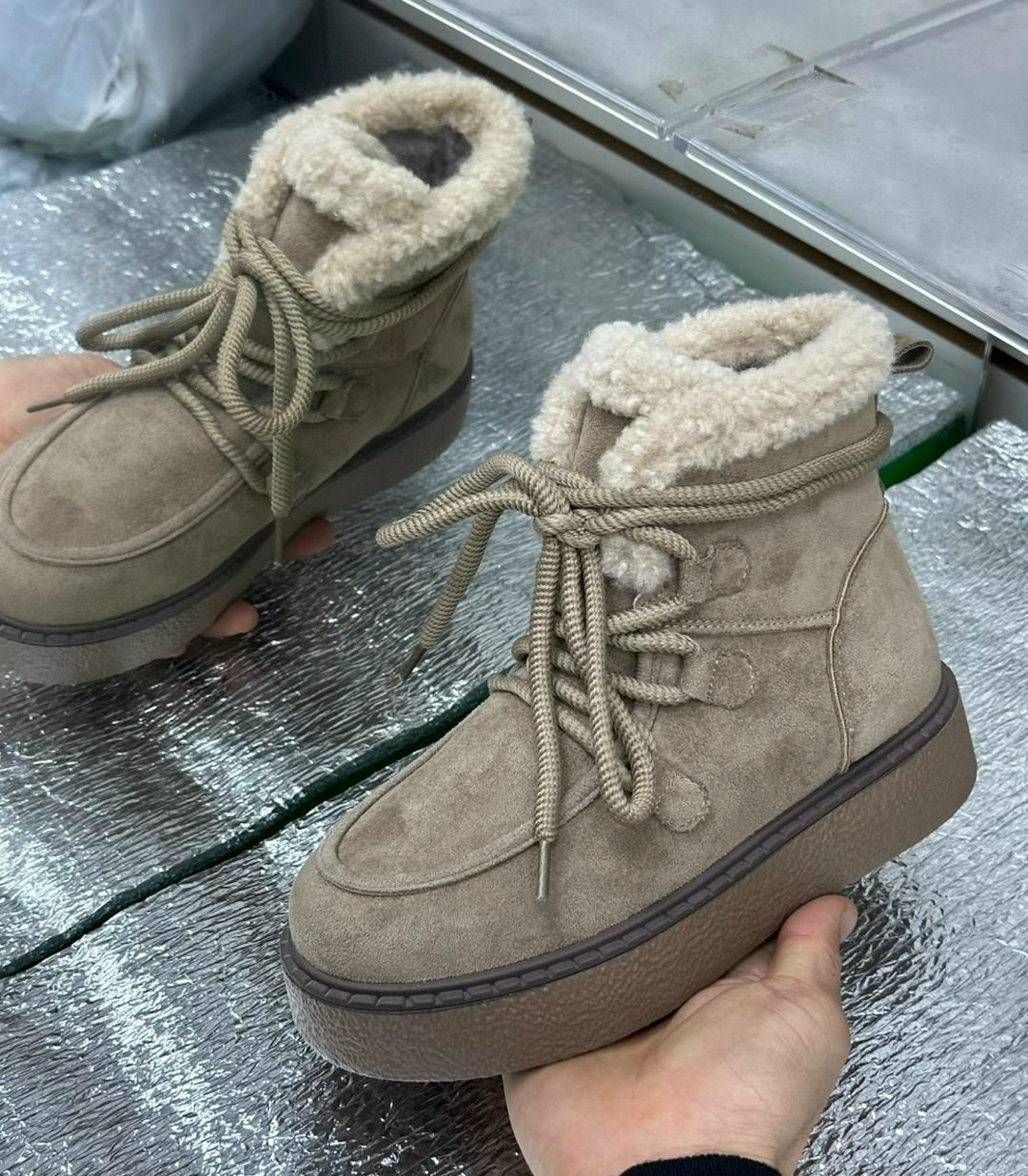 ,зимняя  женская,женские зимние ботинки,зимняя ,женские зимние ботинки из коровьей замши на платформе
