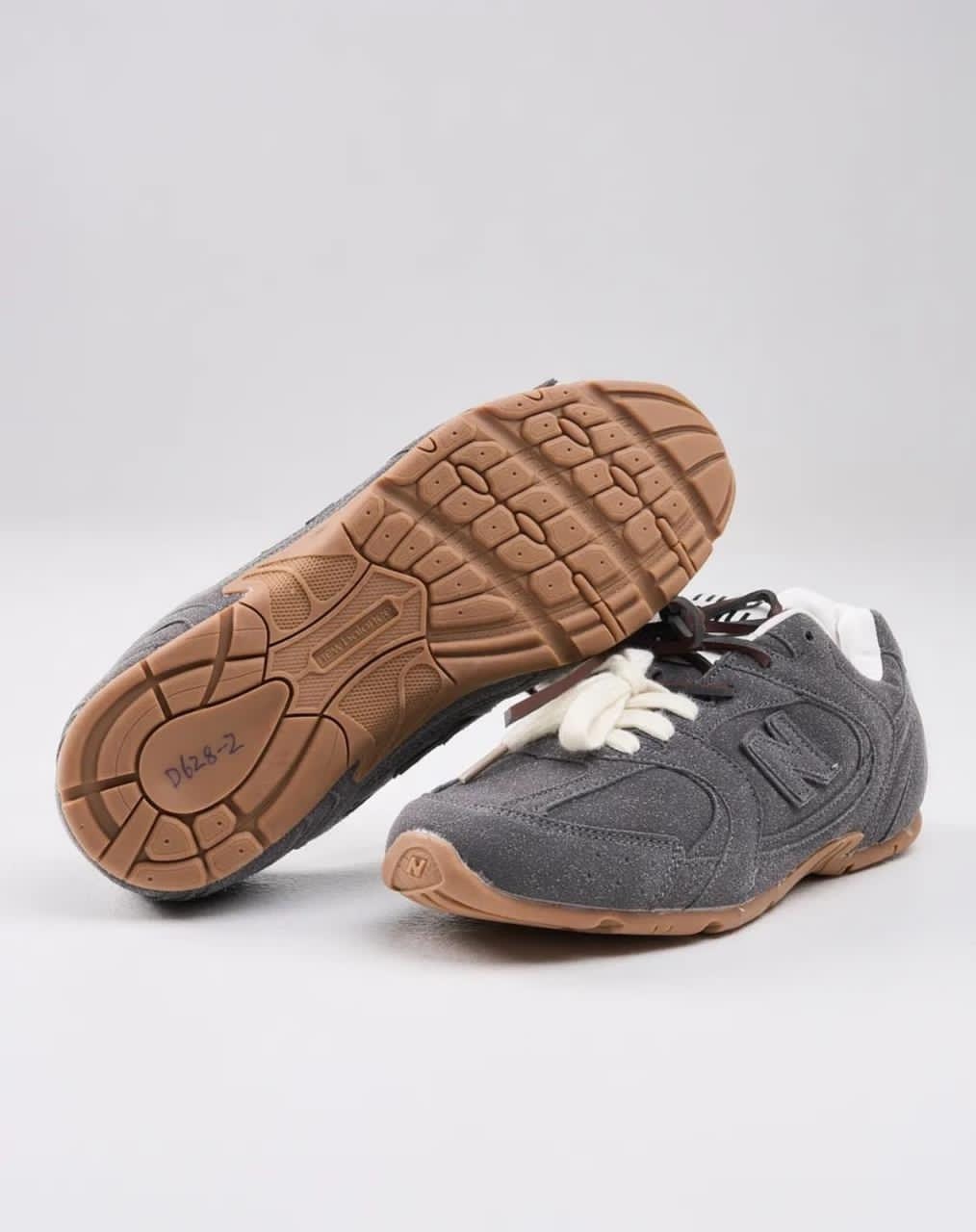 кроссовки new balance,,кроссовки,замшевые кроссовки,new balance x miu miu 530 sl suede ecru
