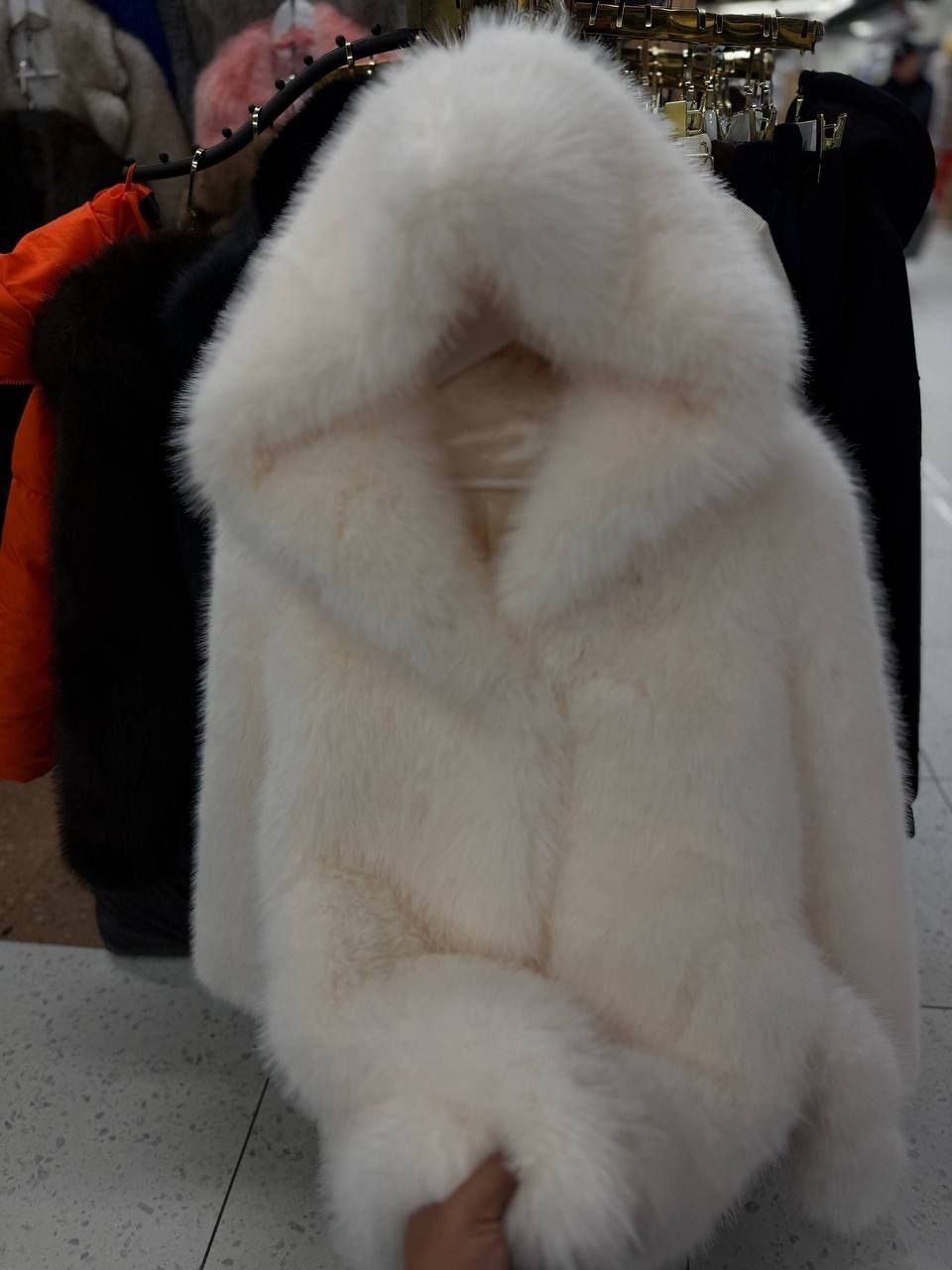 белая норковая шуба,норковая шуба белая с капюшоном,белые шубы,короткая куртка из лисьего меха с капюшоном для женщин,белая шуба из норки