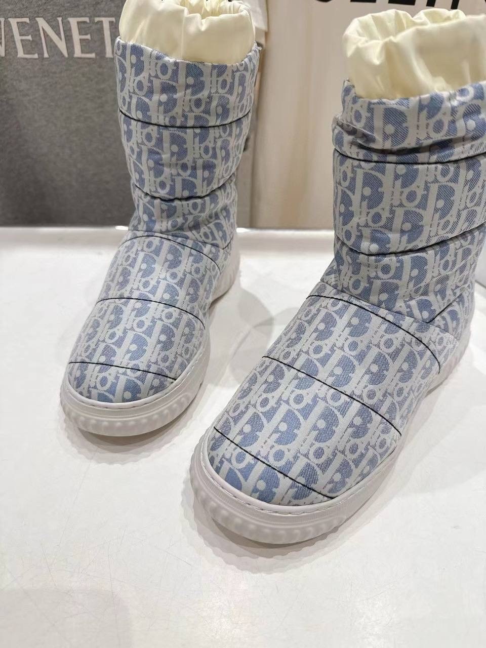 , женская зимняя,женские угги,женская ,зимние женские сапоги