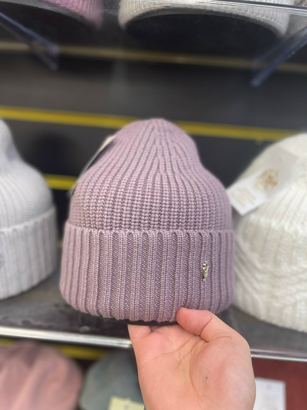 шапка женская,шапка женская осень,шапка женская бини,шапка бини,женская вязаная шапка