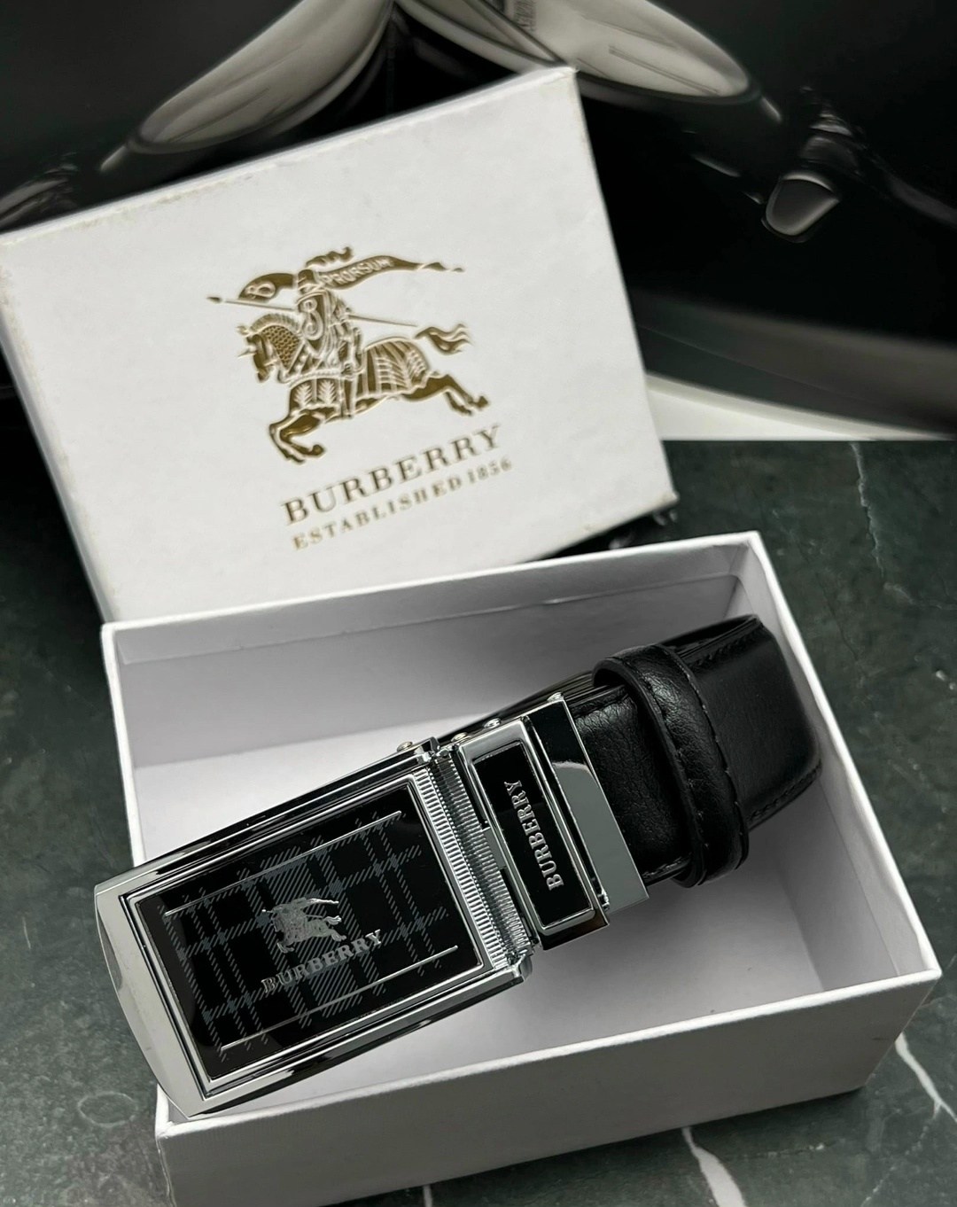 ремень dsquared,ремень кожаный,мужские ремни,ремень новый, натуральная кожа, фирма dsquared,мужской ремень с автоматической пряжкой