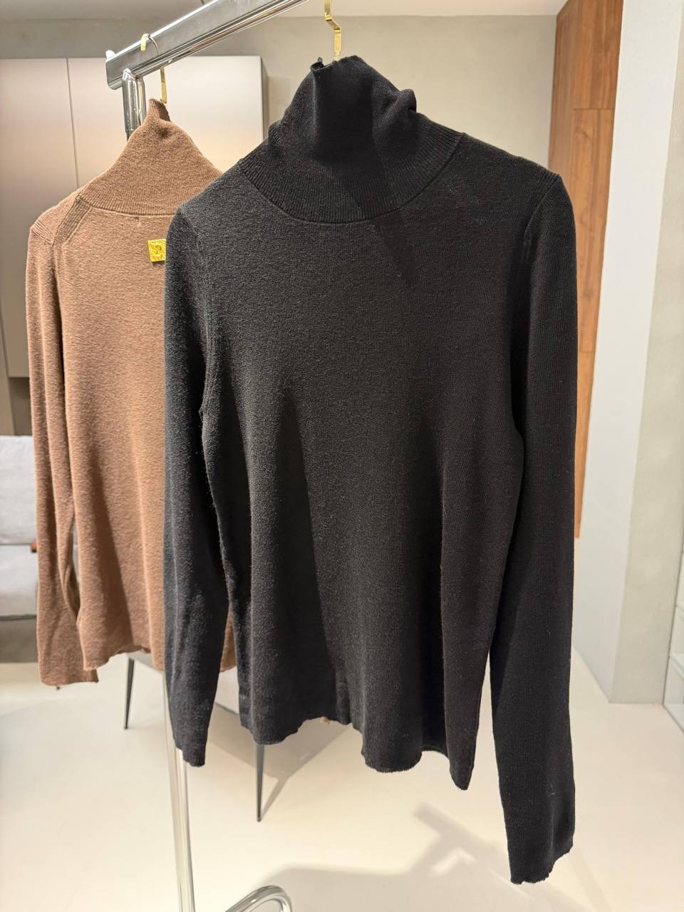 водолазка трикотажная облегающая с цепочкой borlakova 138264299,водолазка трикотажная облегающая с цепочкой borlakova,черная водолазка с цепочкой,мода модная