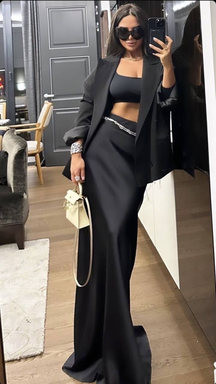 бандажное платье,длинные платья,в красном платье,облегающее платье,платье с открытой спиной